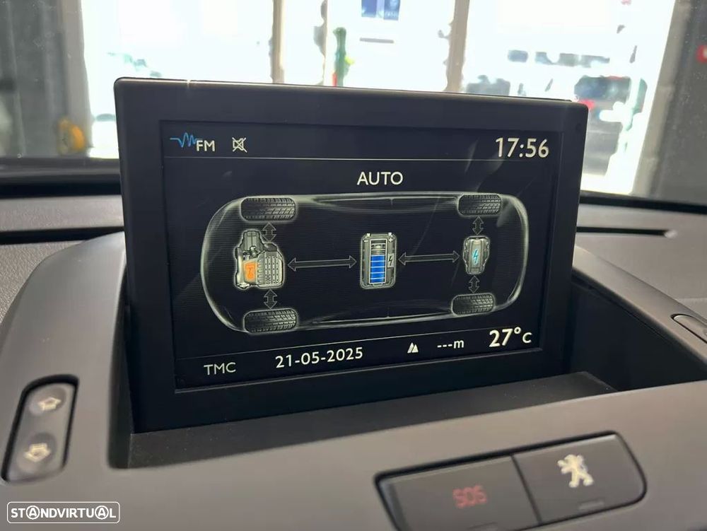 Peugeot 3008 2.0 HDi Hybrid4 - 11
