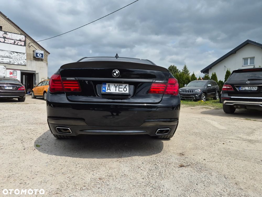 BMW Seria 7 740i - 21