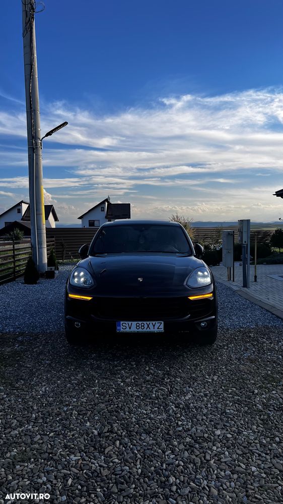 Porsche Cayenne - 1