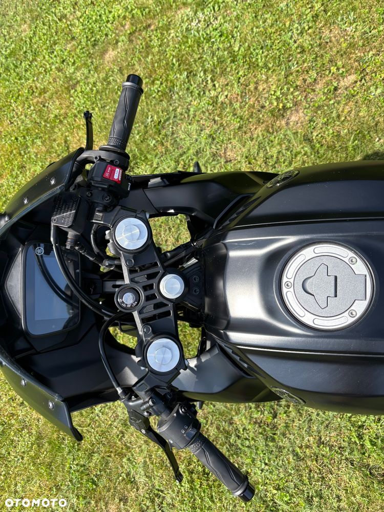 Yamaha YZF - 11