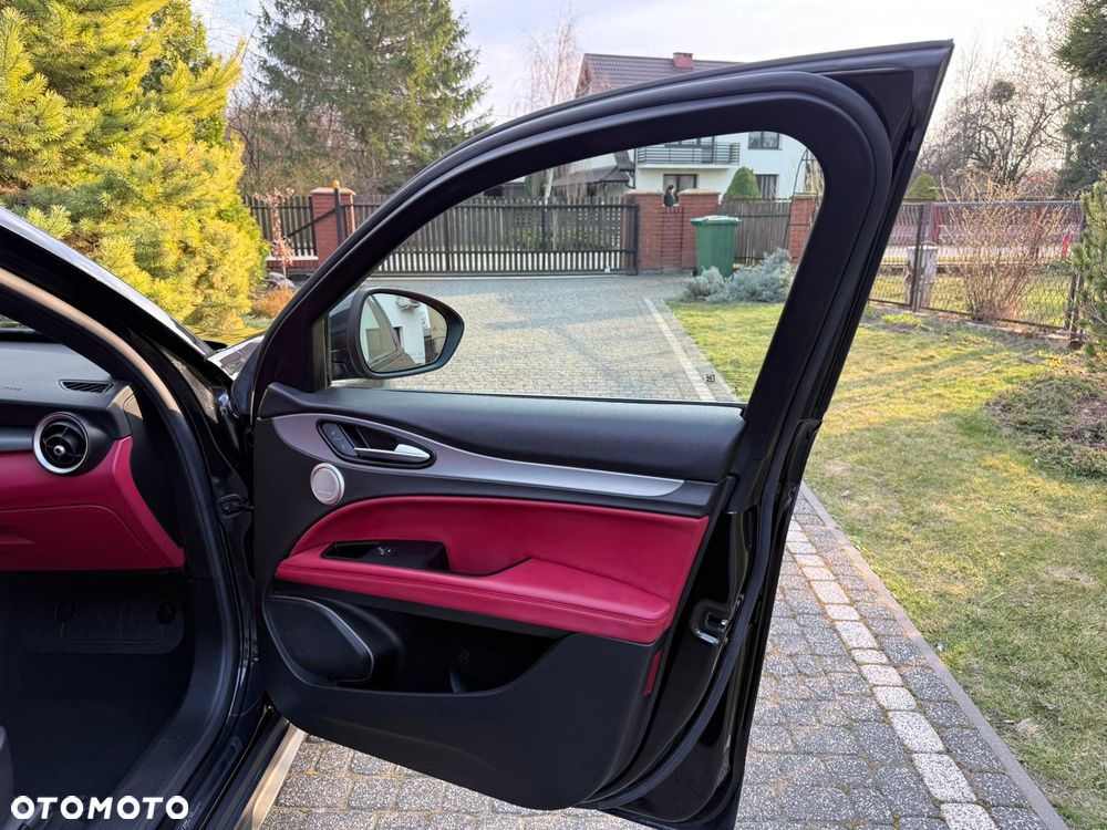 Alfa Romeo Stelvio 2.0 Turbo 16V AT8-Q4 Ti - 13