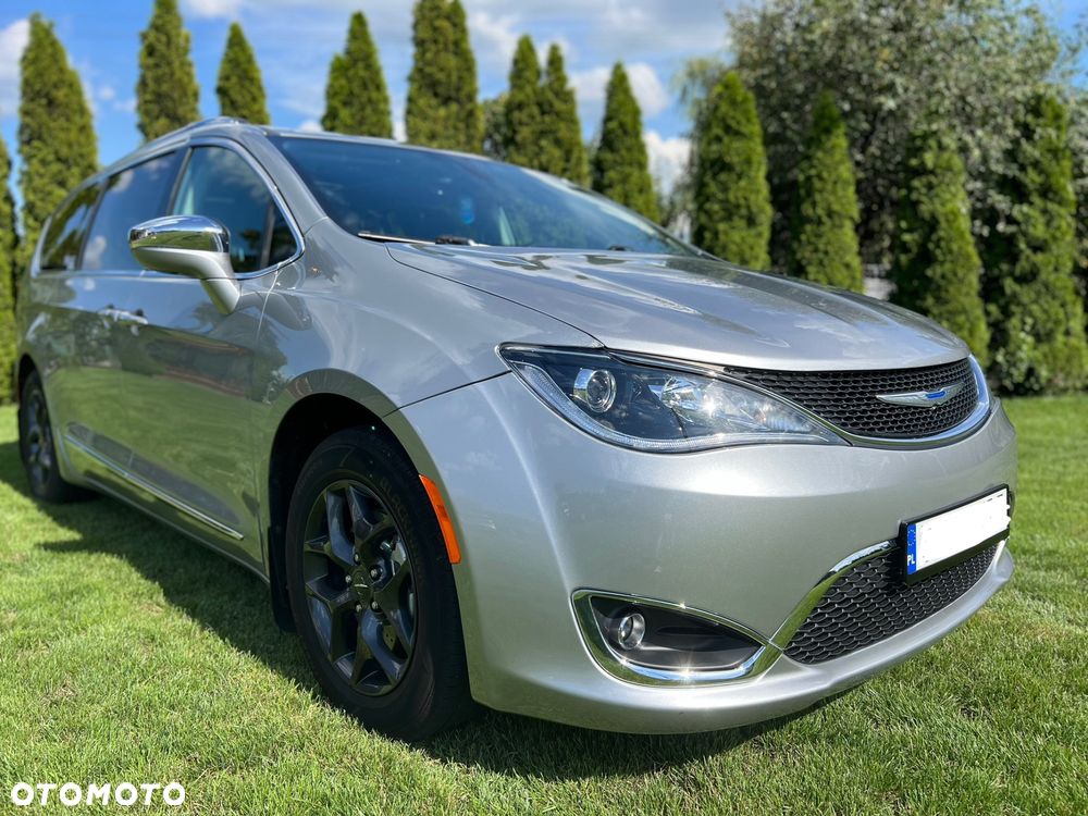 Chrysler Pacifica - 4