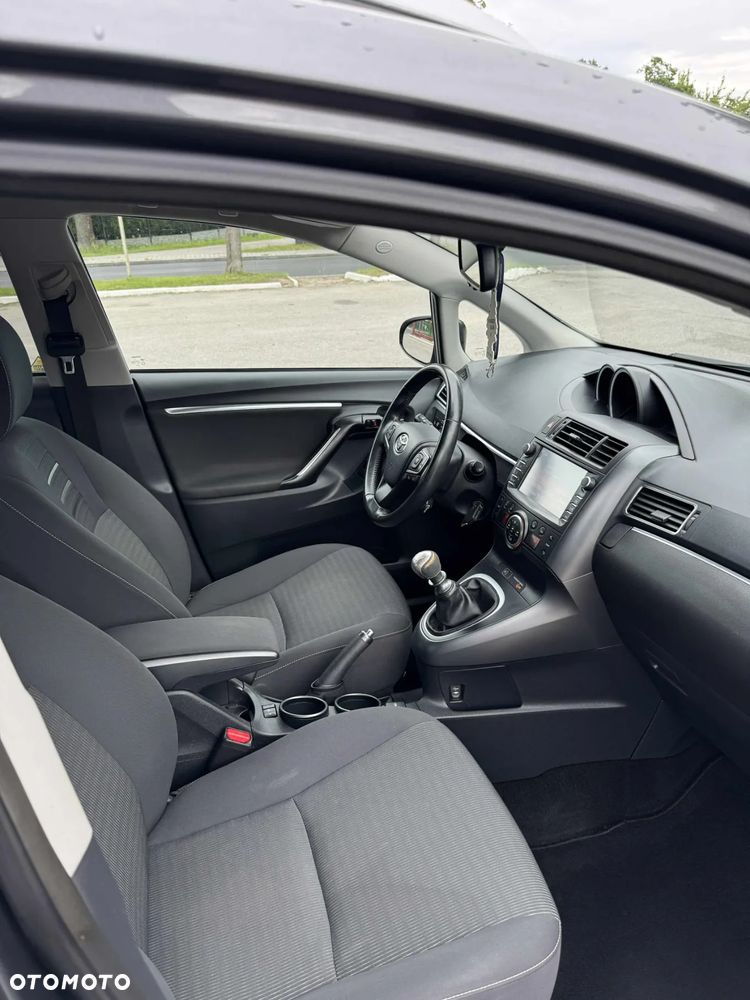 Toyota Verso 1.8 Premium 7os - 6