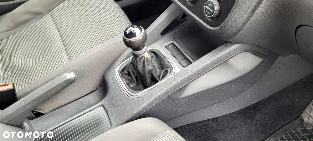 Volkswagen Golf V 1.9 TDI Comfortline - 12