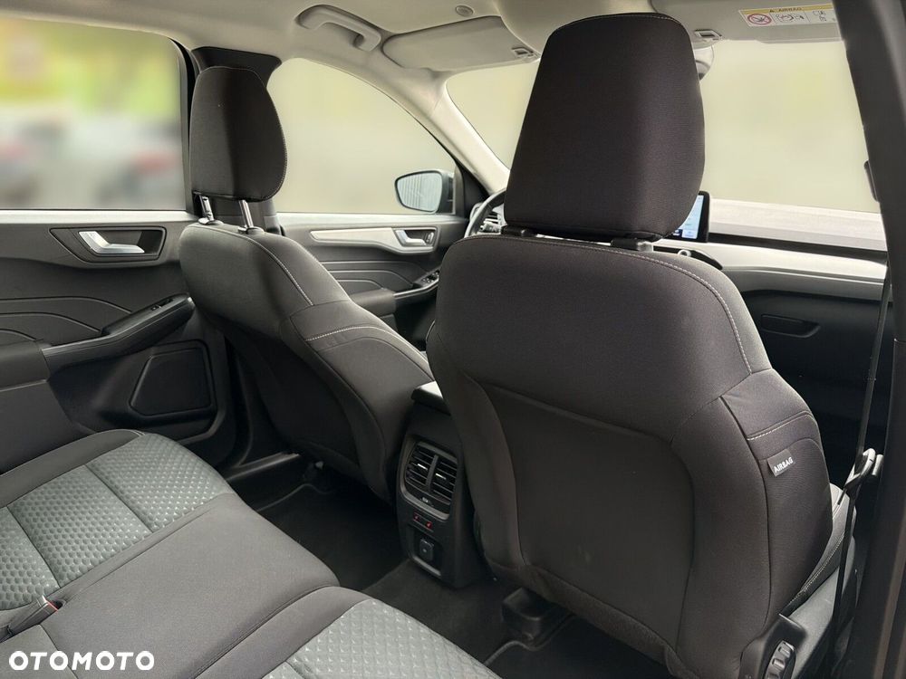Ford Kuga - 31