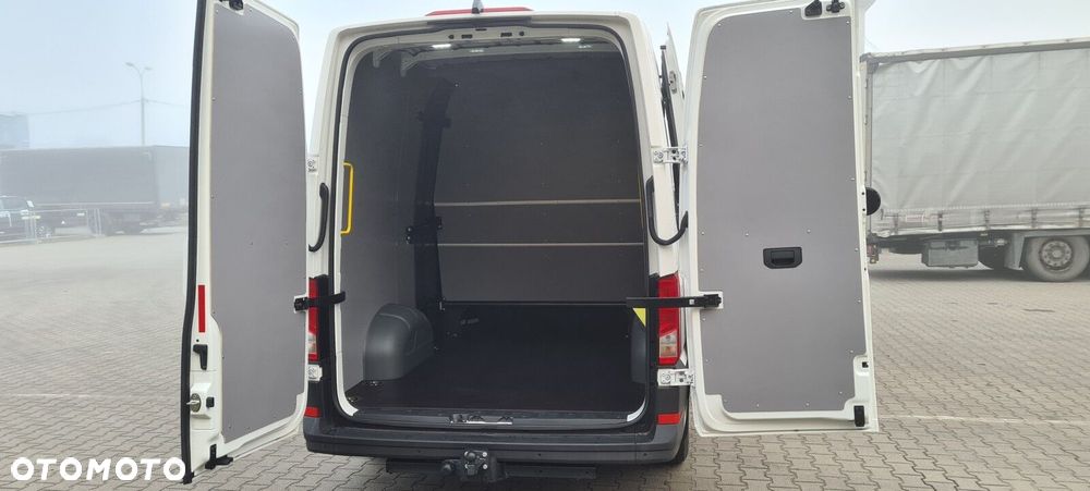 Volkswagen Crafter 35 furgon 140KM 3640 - 16