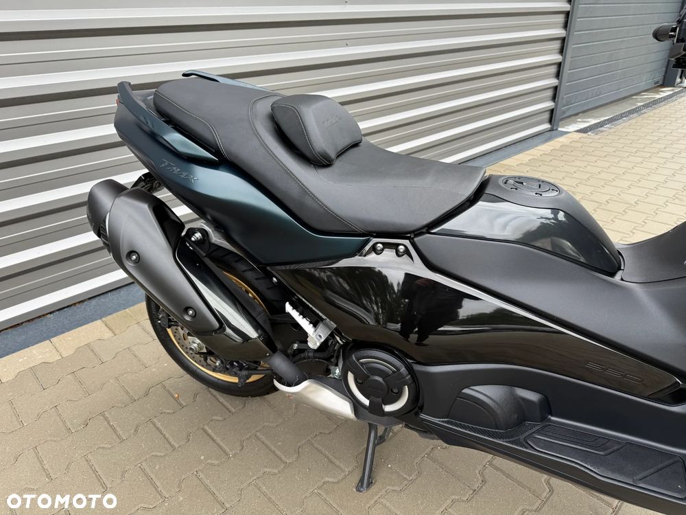 Yamaha Tmax - 25
