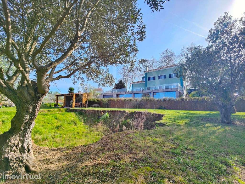 MORADIA DE LUXO COM 14.000m2 de TERRENO EM COLARES - Grande imagem: 4/60