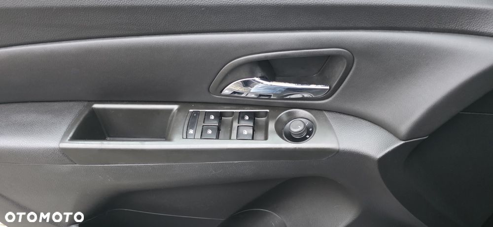 Chevrolet Cruze 1.8 LT+ - 40