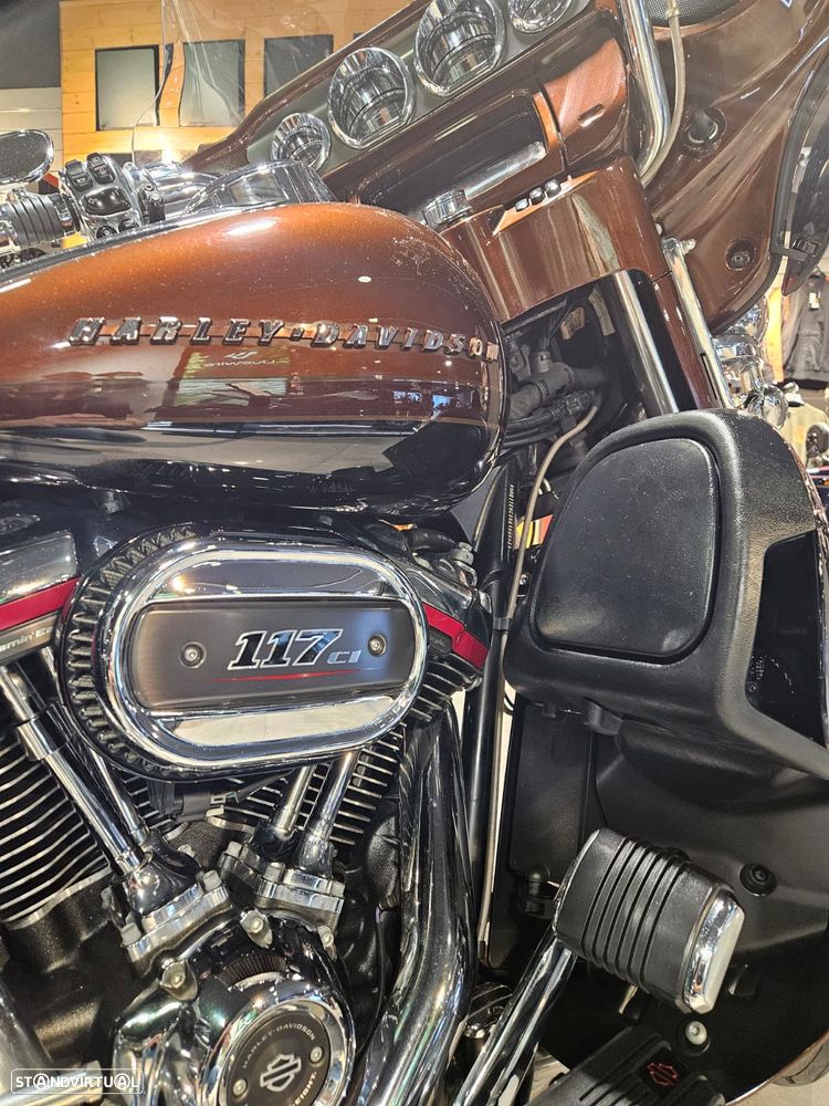Harley-Davidson Ultra Limited CVO - 15