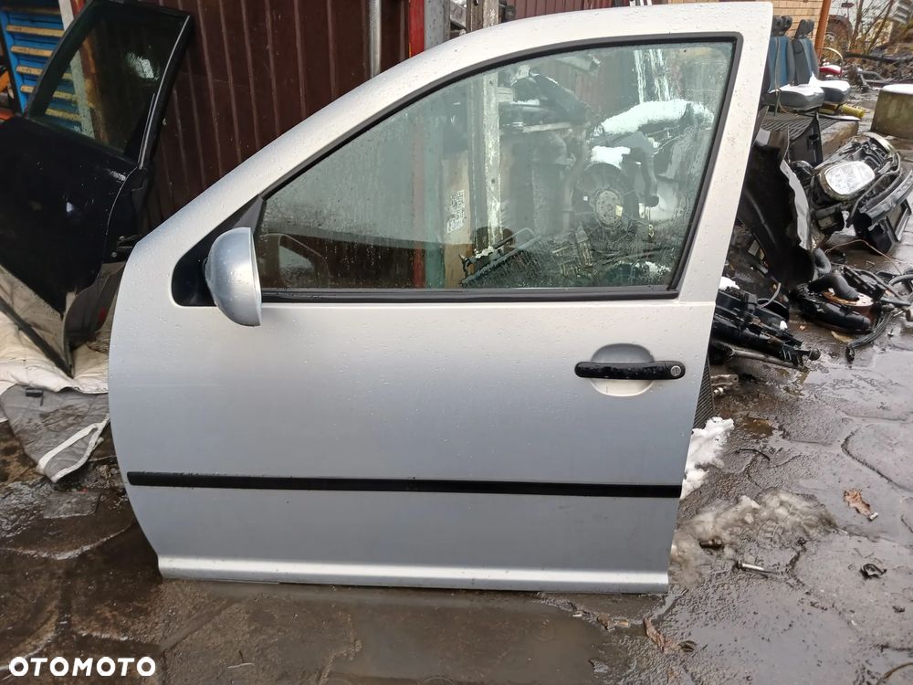 Drzwi vw Golf IV bora LB7Z lewe prawe przód tył bez korozji do złożenia szyba zamek klamka - 1