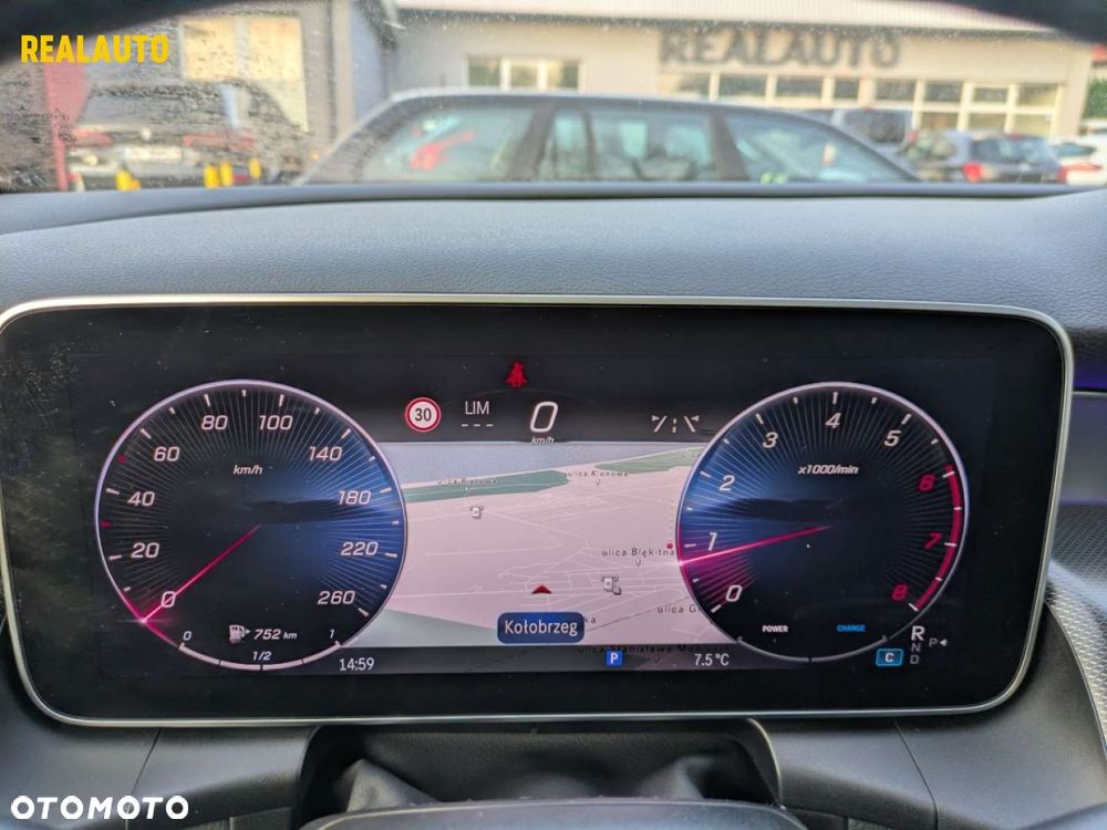 Mercedes-Benz GLC - 11