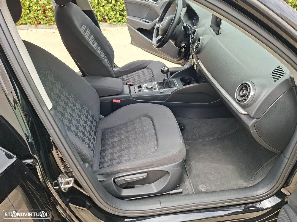 Audi A3 Sportback - 12