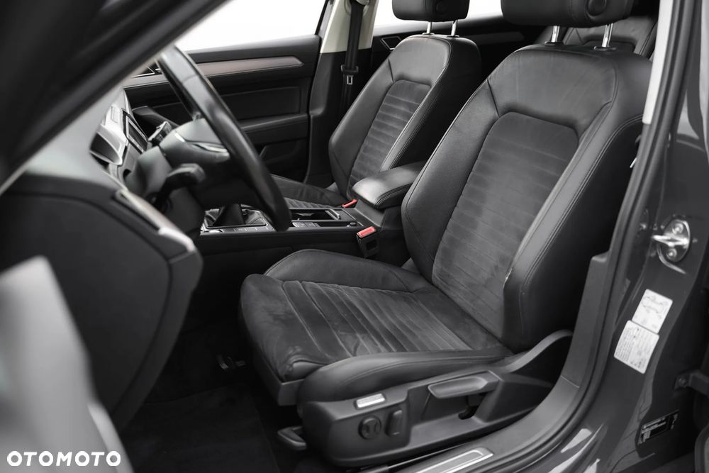 Volkswagen Passat 2.0 TDI SCR Highline - 20