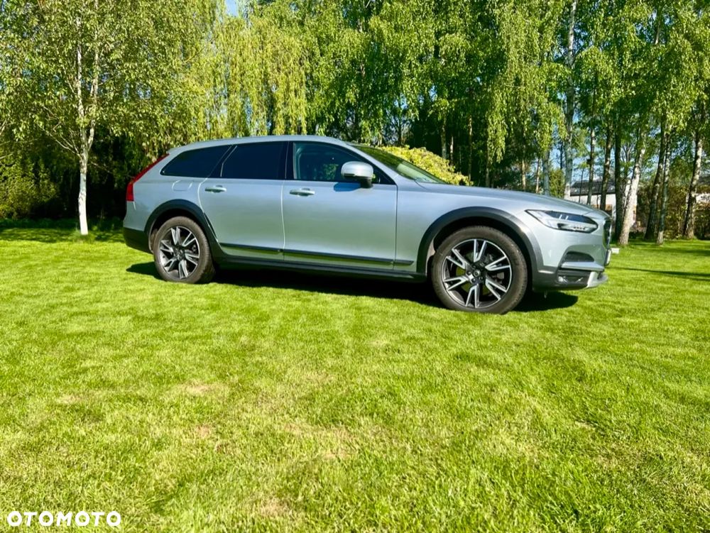 Volvo V90 D5 AWD Geartronic Momentum Pro - 9