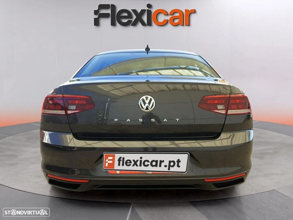 VW Passat 1.6 TDI Business DSG - 6