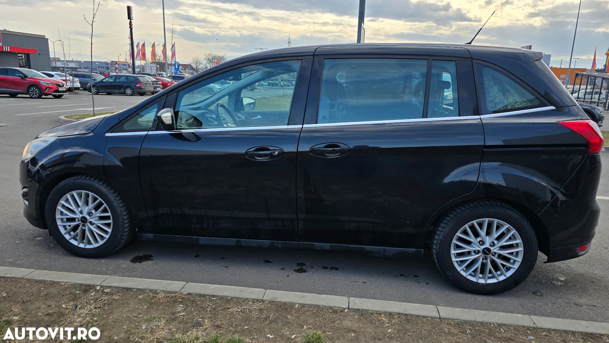 Ford Grand C-Max 1.6 TDCi Ambiente - 9