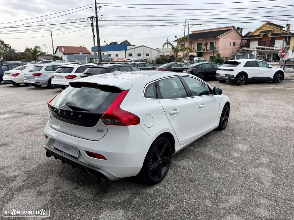 Volvo V40 D2 R Design - 6
