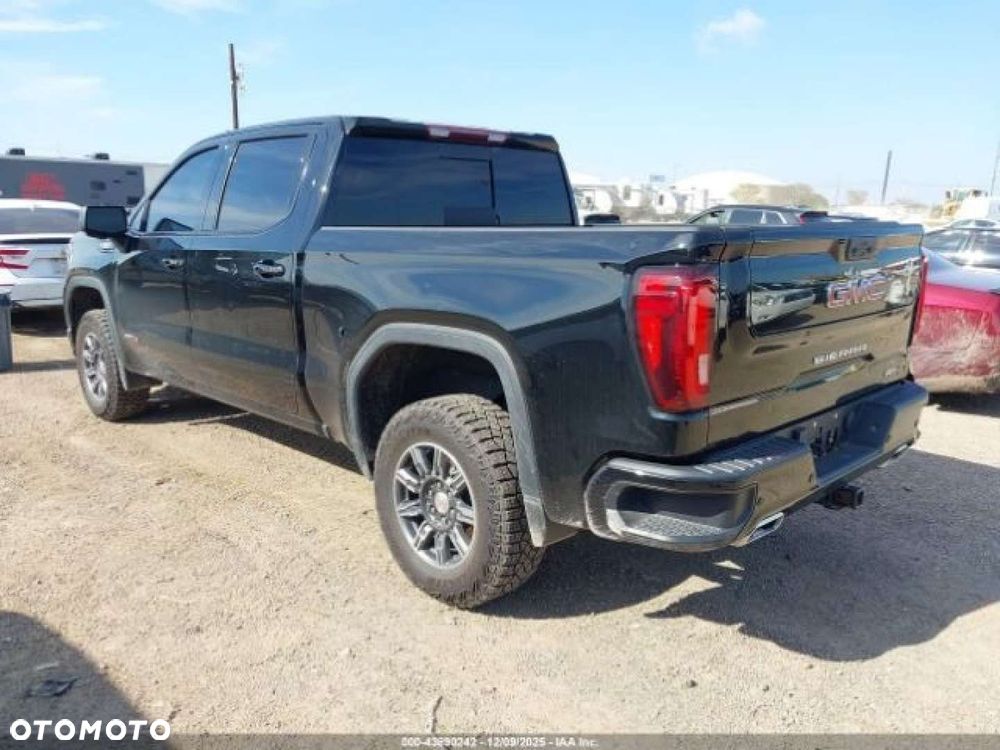 GMC Sierra - 4