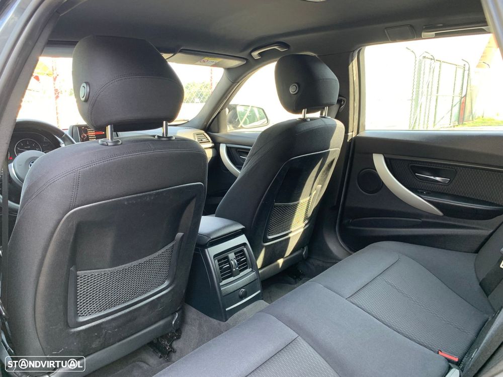 BMW 320 d Touring Pack M - 29