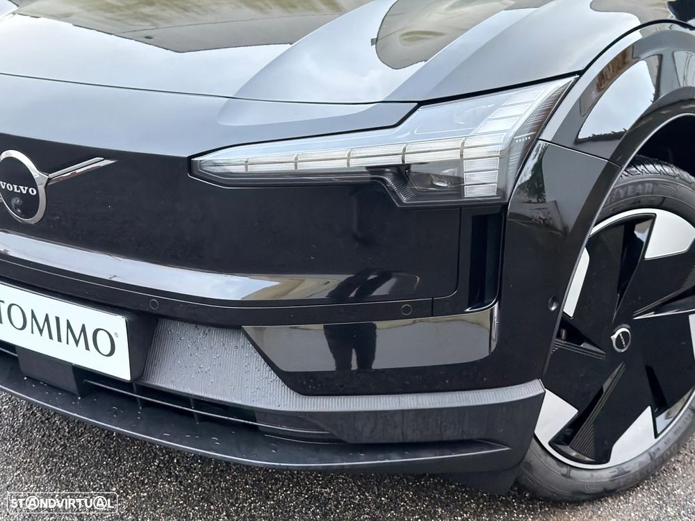 Volvo EX30 Single Motor Extended Range RWD Ultra - 25