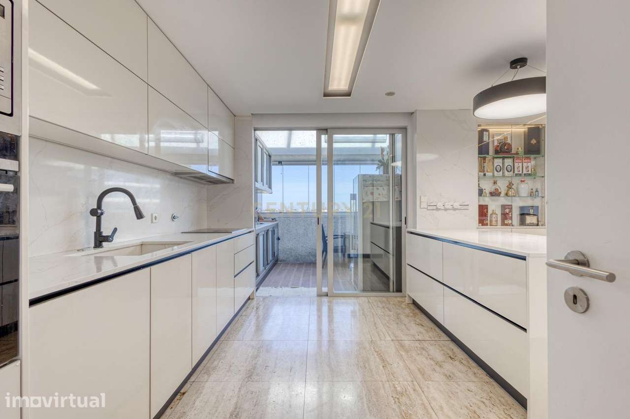 Luxuoso Apartamento T4 em Ramalde, Porto - Grande imagem: 2/44
