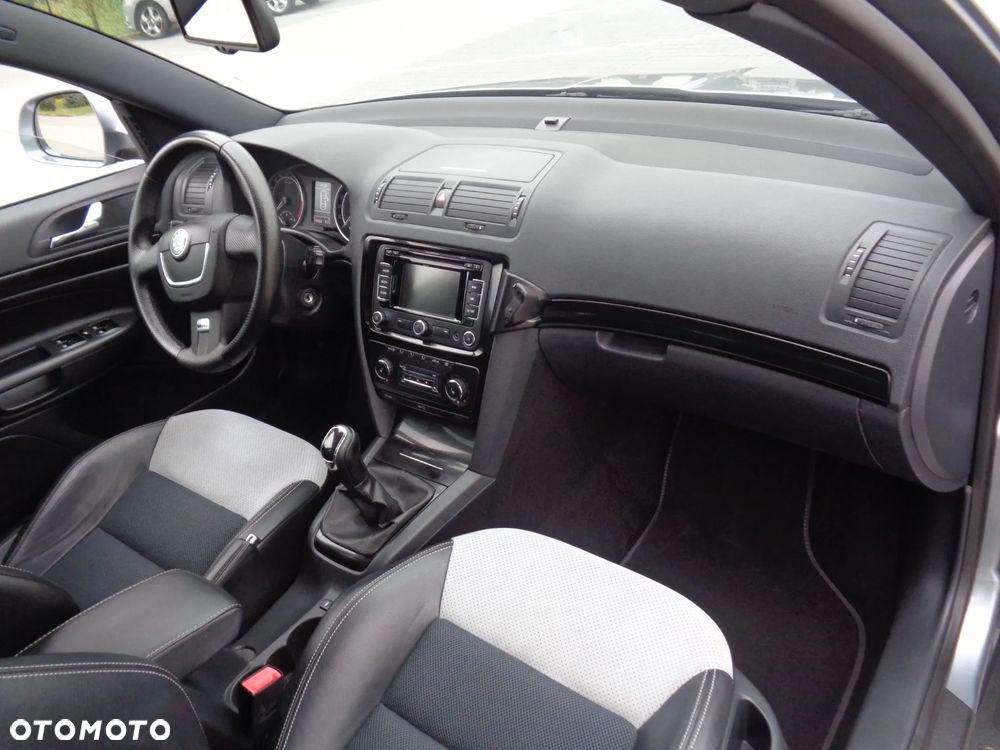 Skoda Octavia 2.0 TDI CR DPF RS - 15
