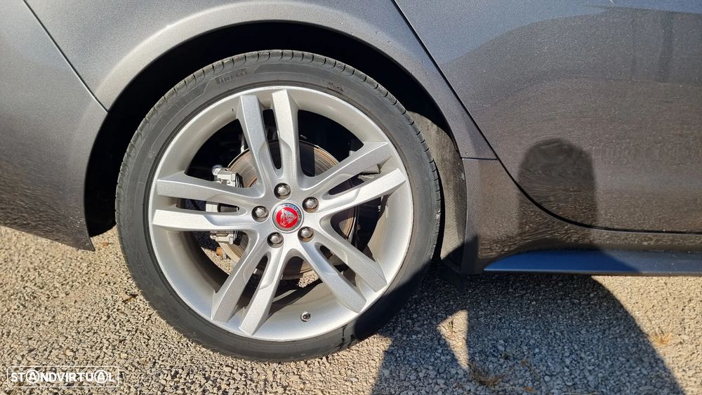 Jaguar XE 20d AWD Aut. R-Sport - 16