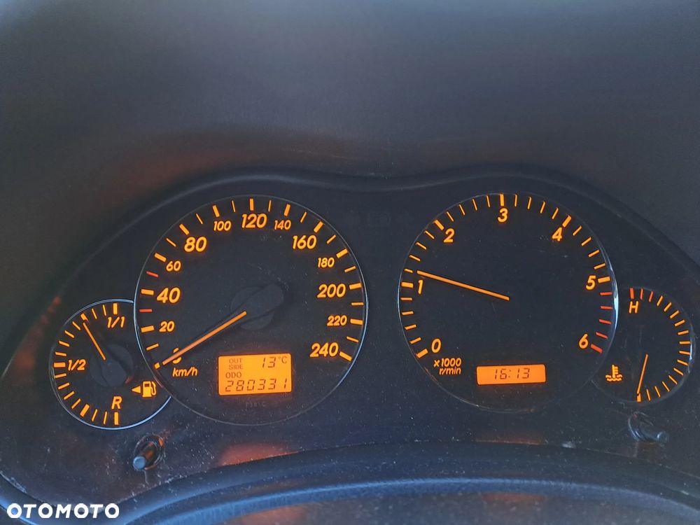 Toyota Avensis 2.0 D-4D - 10