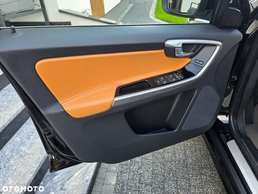 Volvo XC 60 D4 Geartronic Summum - 17