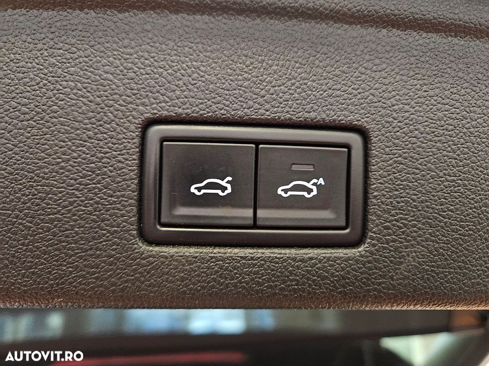 Volkswagen Touareg V6 TDI 4MOTION Elegance - 16