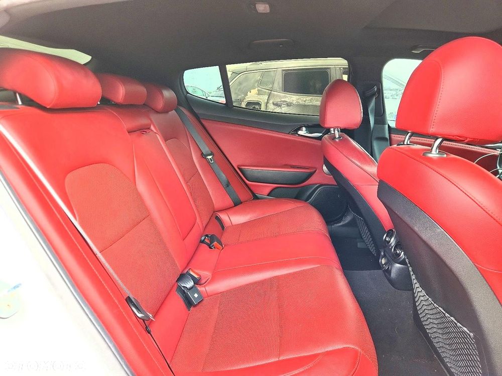 Kia Stinger 2.0 T-GDI GT Line - 9