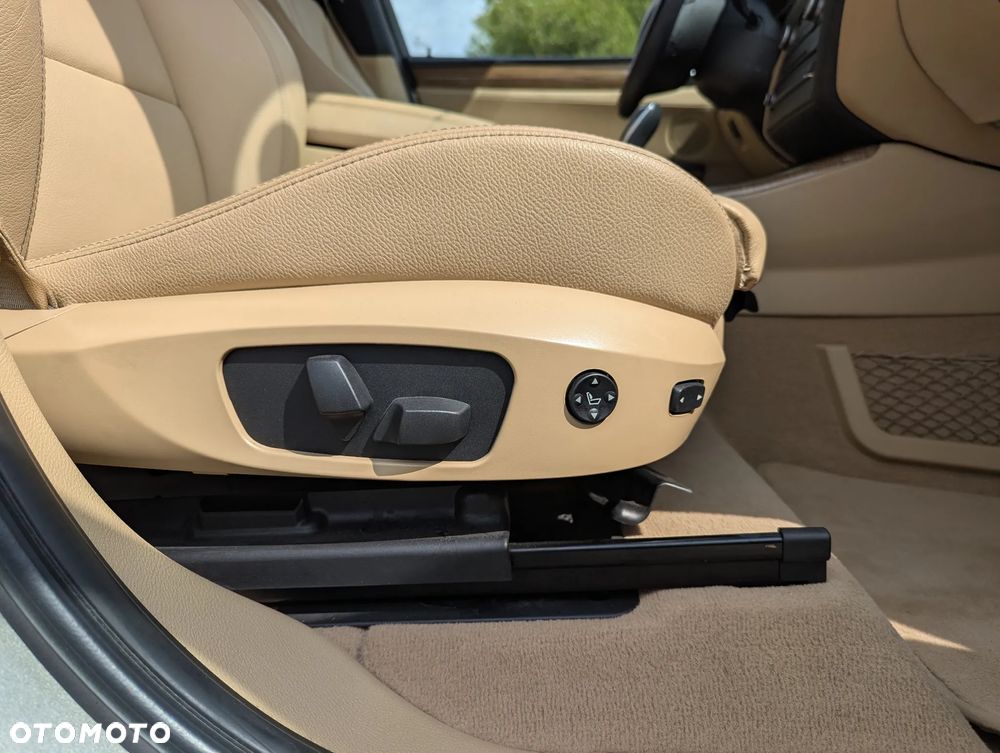 BMW X3 28i xDrive - 2