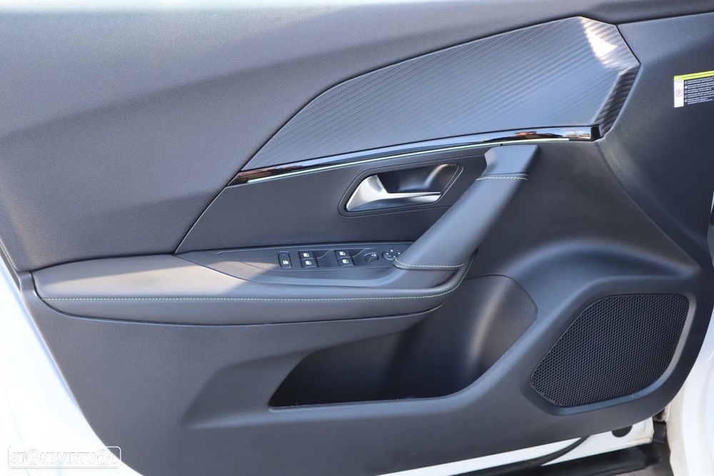 Peugeot 2008 PureTech 130 GT Pack - 12