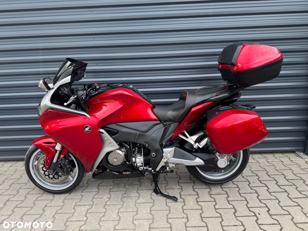 Honda VFR - 3
