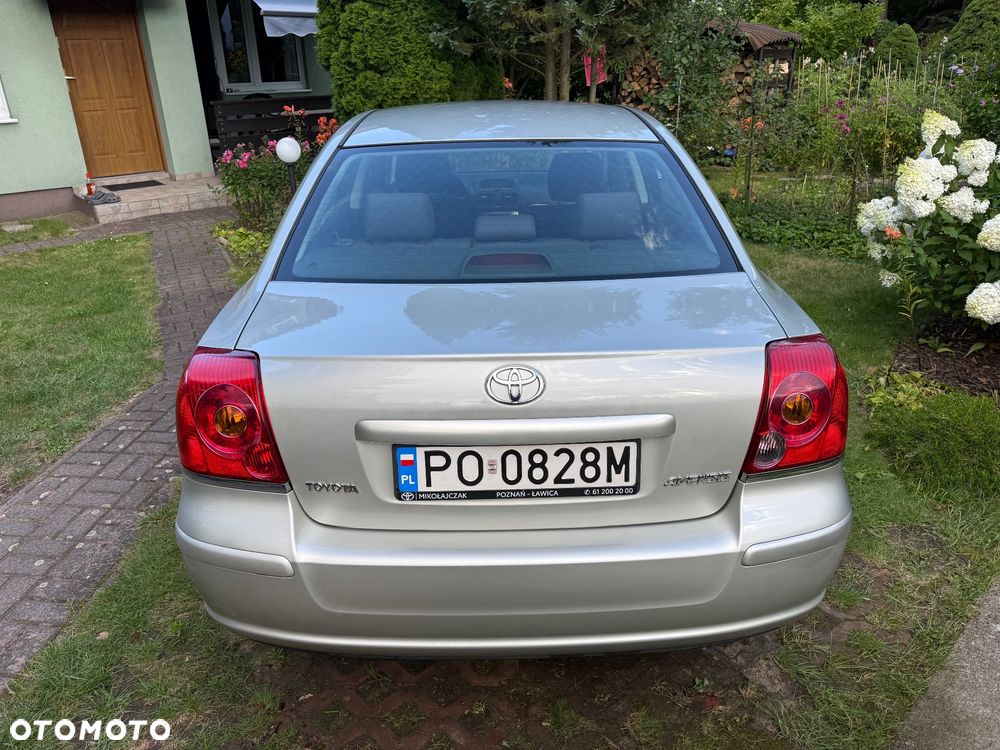 Toyota Avensis 1.8 VVT-i Sol - 4