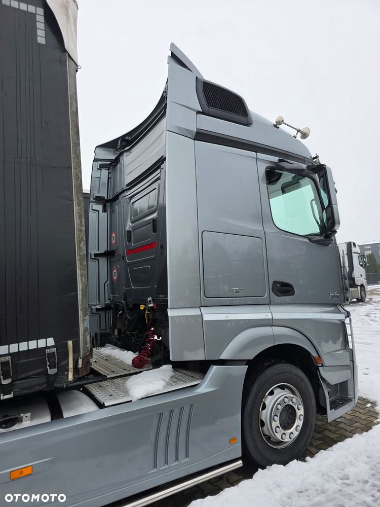 Mercedes-Benz ACTORS 1845 - 3