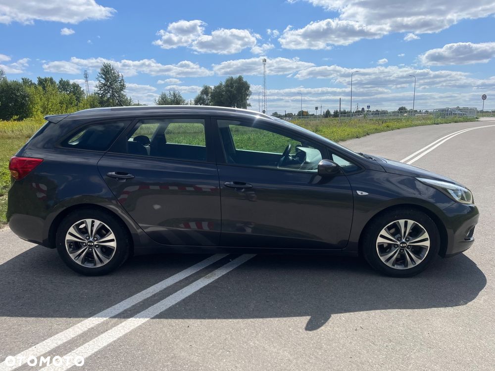 Kia Ceed 1.6 CRDi 128 ISG Edition 7 - 10