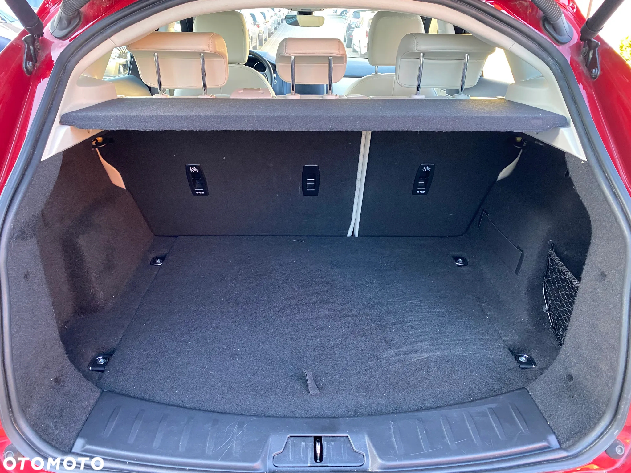 Jaguar E-Pace 2.0 i4D AWD R-Dynamic S - 10