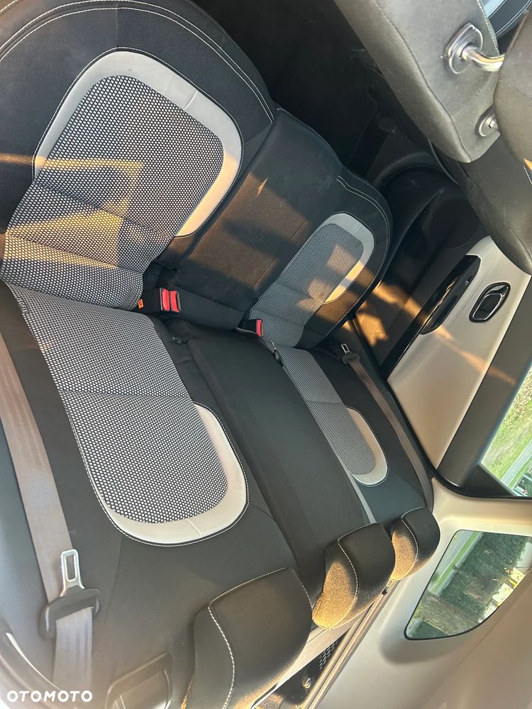 Kia Ceed 1.6 CRDi 136 ISG Platinum Edition - 26