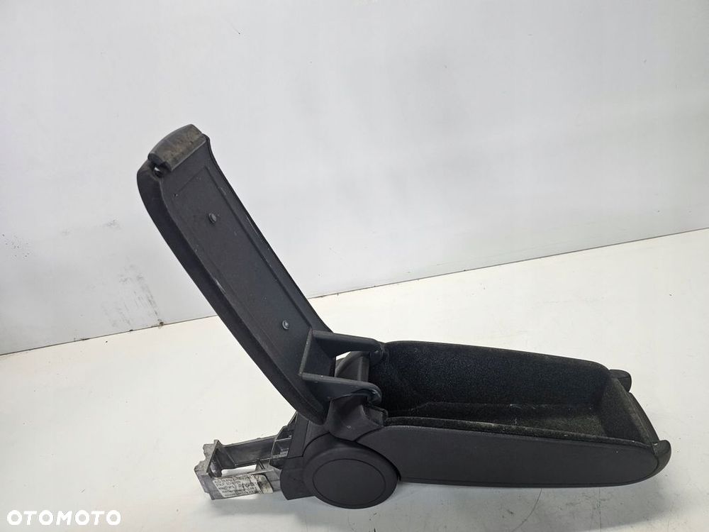 PODŁOKIETNIK PRZÓD AUDI A6 C5 4B0864207C MATERIAŁ - 6