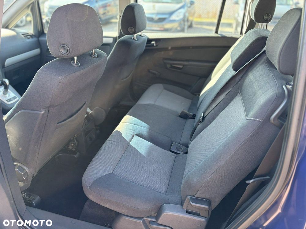 Opel Zafira - 15