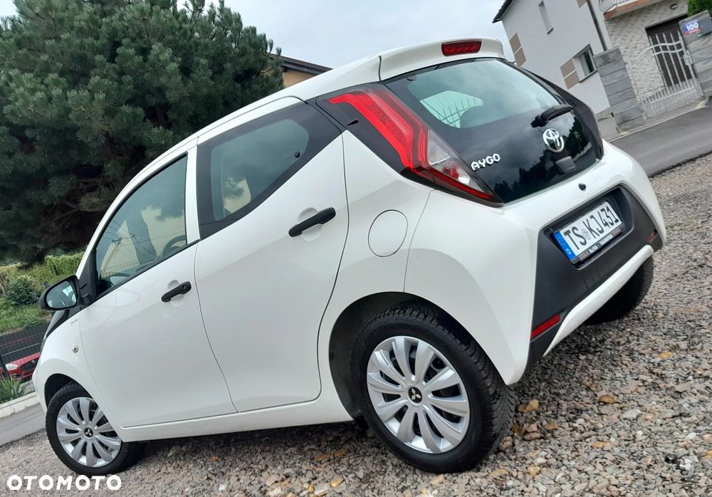 Toyota Aygo x - 17