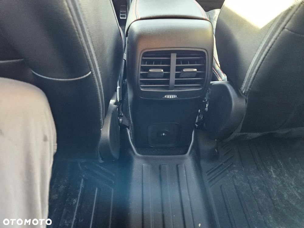 Ford Escape 2.0 EcoBoost AWD Titanium - 17