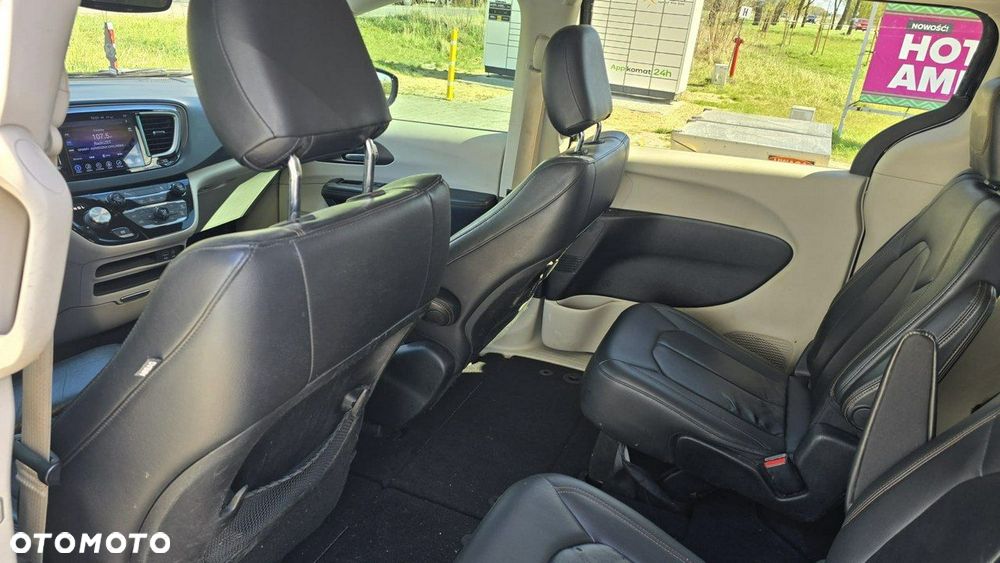 Chrysler Pacifica - 25