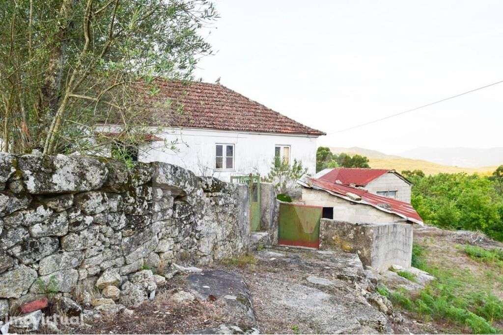 Moradia T3 para recuperar - Grande imagem: 2/10