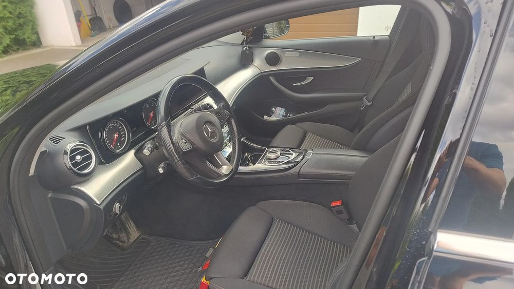 Mercedes-Benz Klasa E 220 d 4-Matic Business Edition 9G-TRONIC - 6