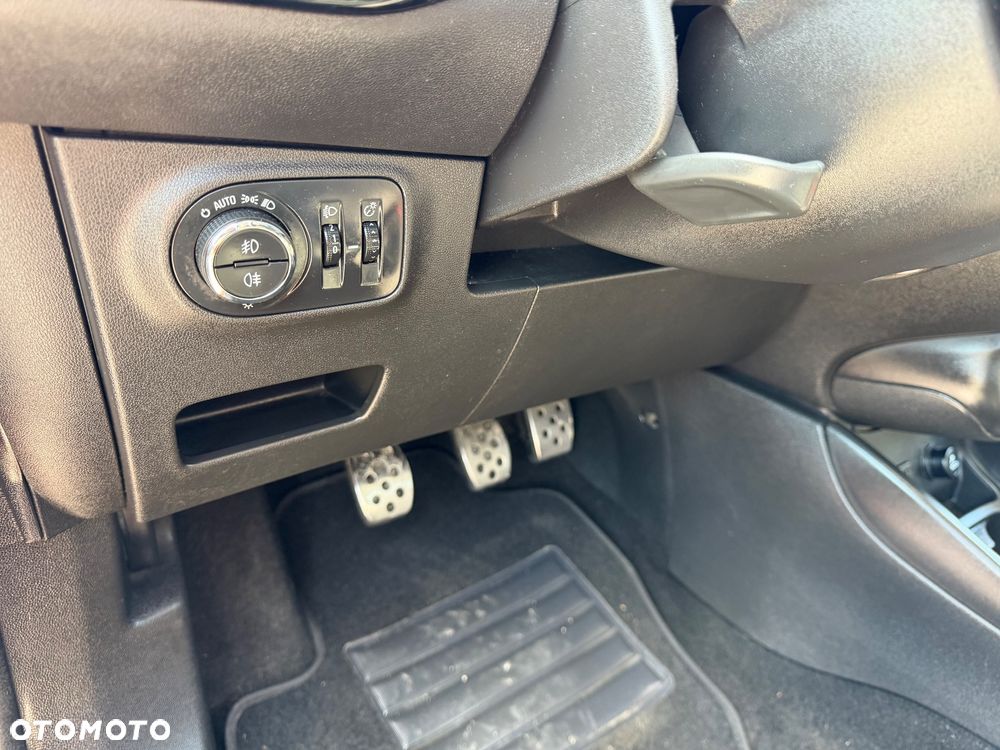 Opel Corsa 1.4 Turbo (ecoFLEX) Start/Stop Innovation - 16