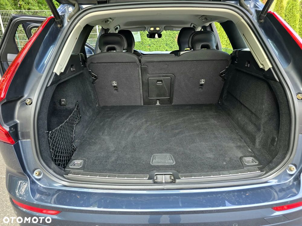 Volvo XC 60 B5 B AWD Momentum Pro - 29