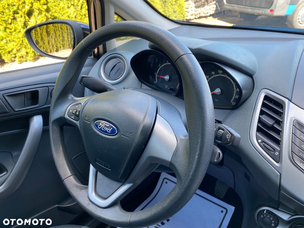 Ford Fiesta - 25